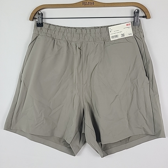NWT Uniqlo Men's Ultra Stretch Shorts Beige Size M - Picture 1 of 7